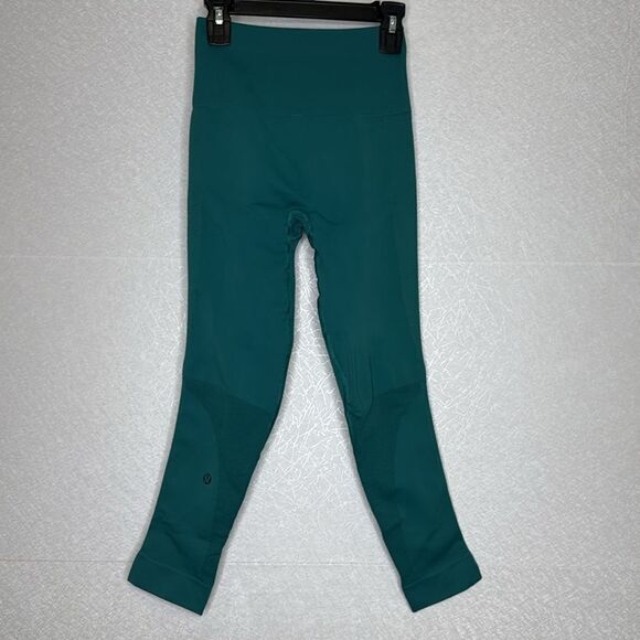 Lululemon Zone in Crop Legging in Forage Teal 21” - Picture 3 of 3